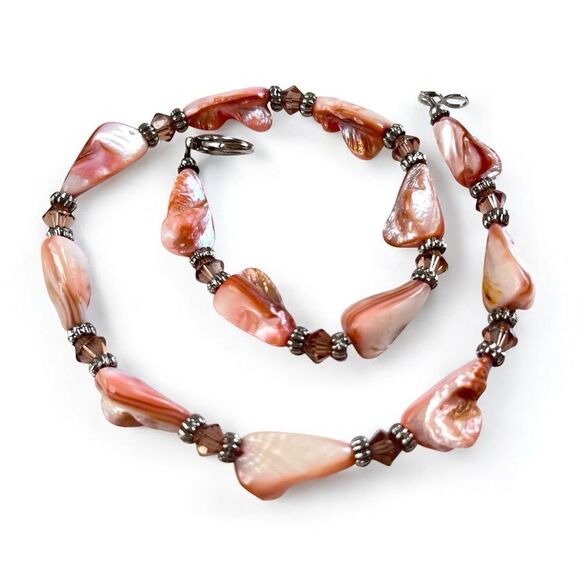 Mother of Pearl Pink Shell Necklace - Picture 4 of 4